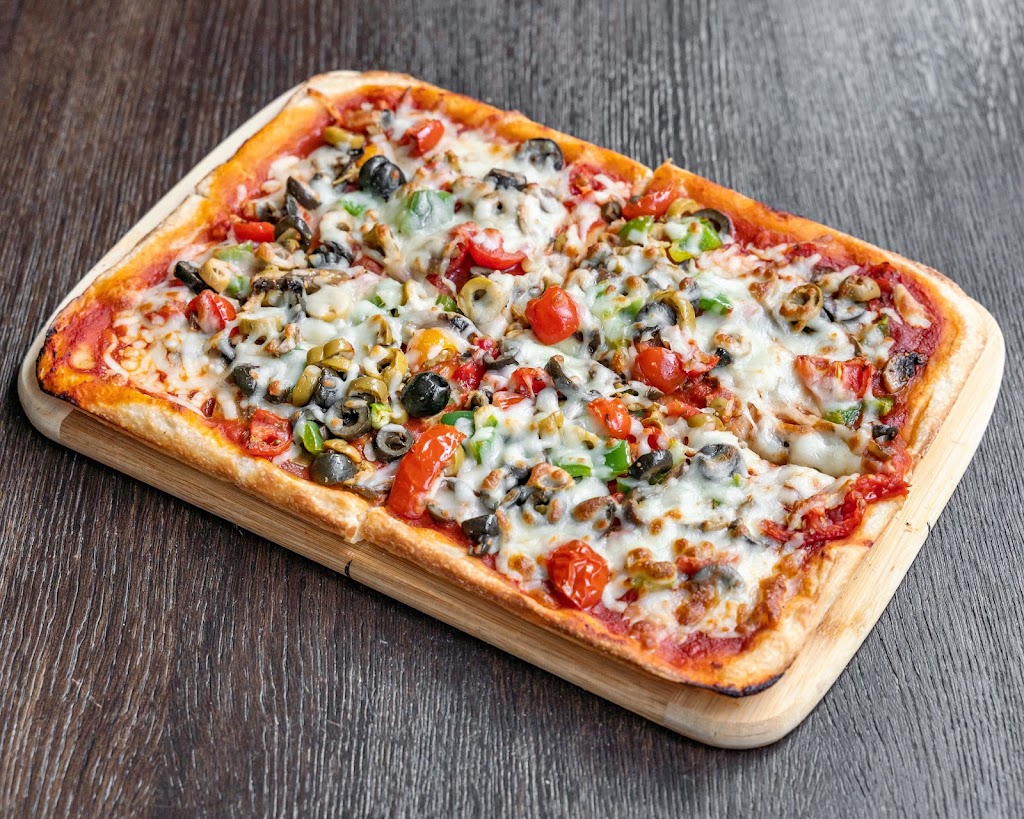 Classico Pizza Café Thé | 1443 Rue Lambert Closse, Montréal, QC H3H 1Z5, Canada | Phone: (514) 961-5307