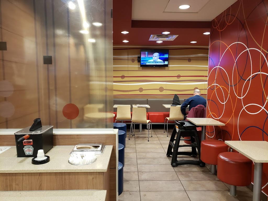 McDonalds | 848 Boulevard de lAnge Gardien N, LAssomption, QC J5W 4M9, Canada | Phone: (450) 589-0229