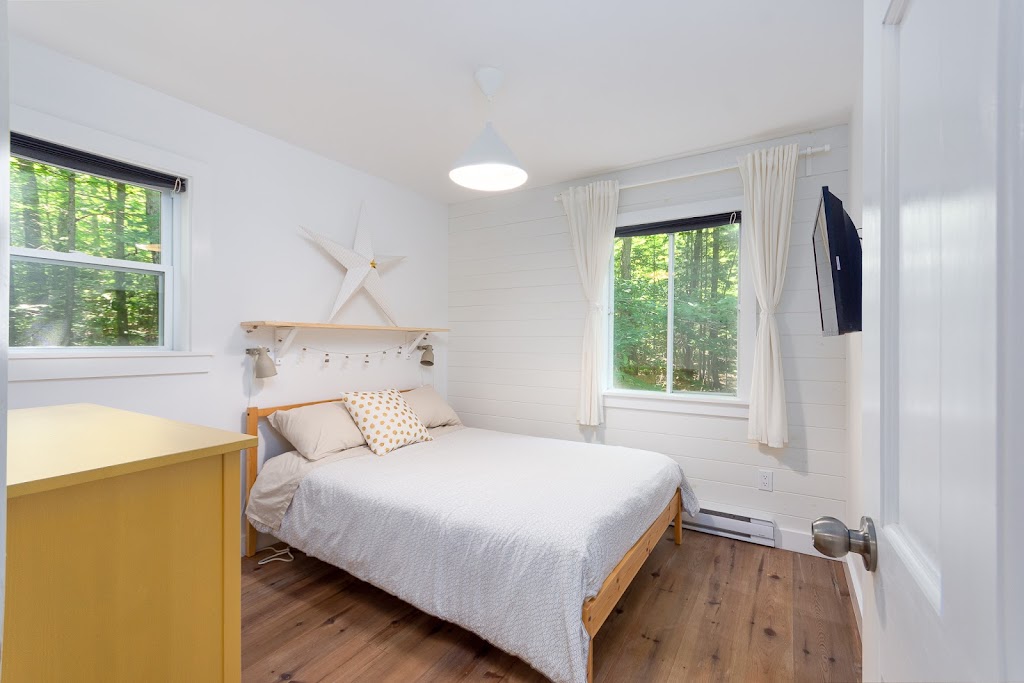 Chalets Chez lécureuil rêveur | 412 Rue du Lac Desnoyers, Saint-Calixte, QC J0K 1Z0, Canada | Phone: (514) 589-3465