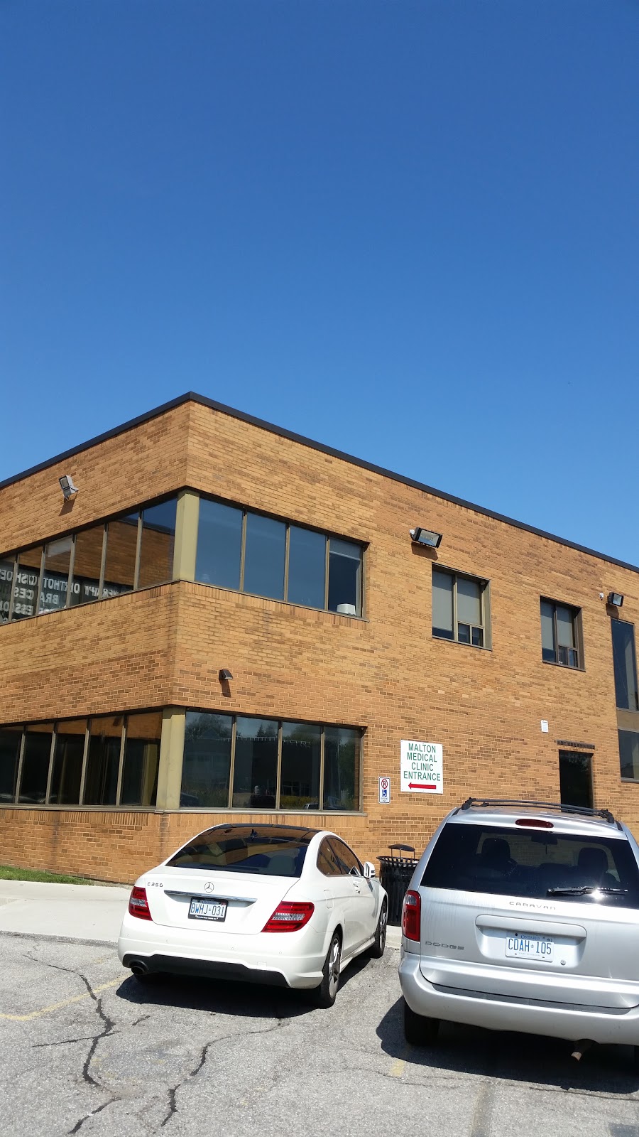 Malton Medical Clinic | 6870 Goreway Dr, Mississauga, ON L4V 1P1, Canada | Phone: (905) 677-4200