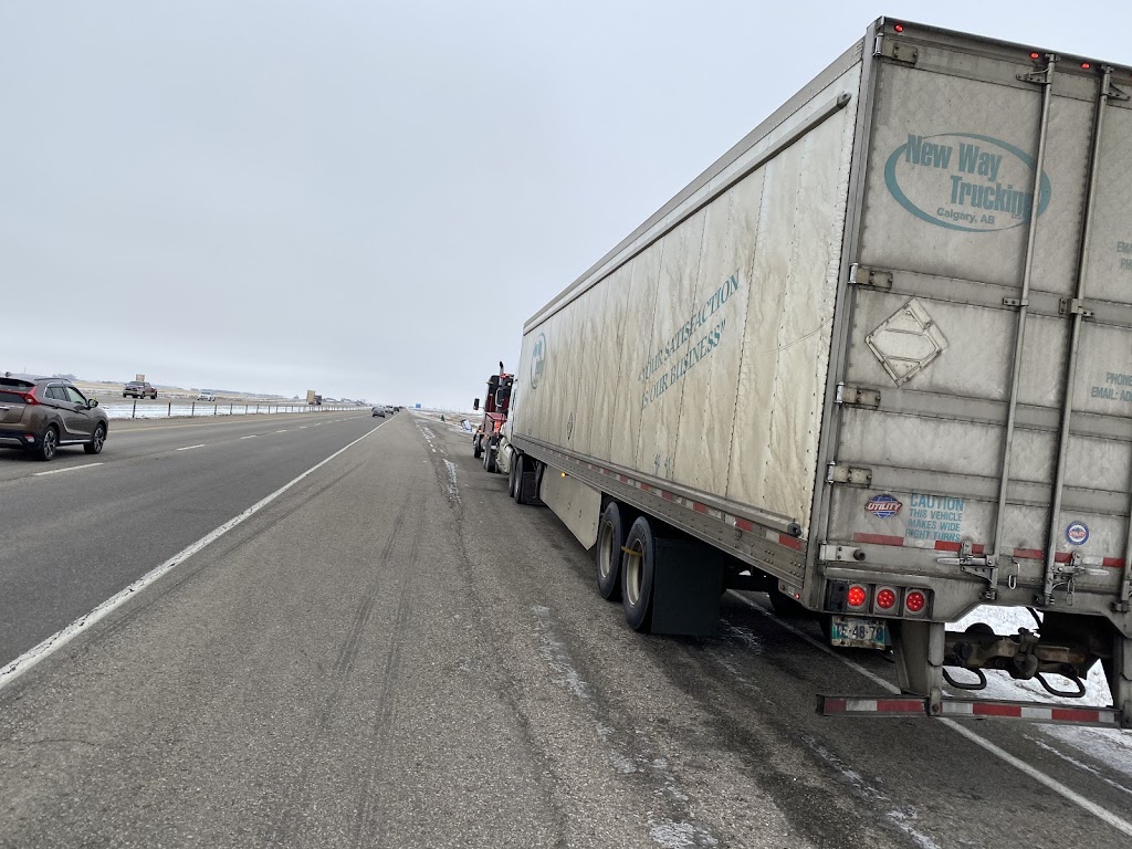 Calgary Heavy Towing INC | 8625 68 St SE, Calgary, AB T2C 2R6, Canada | Phone: (403) 702-0082