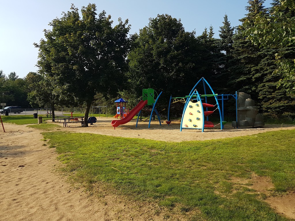 Parc de Cedarbrook | 1571 Rue du Champagne, Saint-Lazare, QC J7T 2C1, Canada | Phone: (450) 424-8000