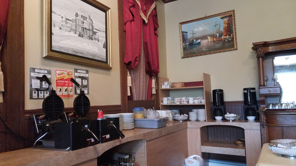 Auberge Montebello | 676 Rue Notre Dame, Montebello, QC J0V 1L0, Canada | Phone: (877) 423-0001