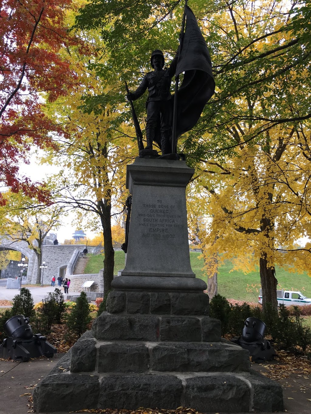Monument aux Braves | Intersection rue Saint Louis et, Rue dAuteuil, Québec, QC G1R 4C4, Canada | Phone: (418) 380-2300