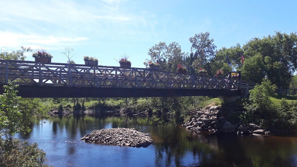 Parc de la frontière | 1161 Rue de la Frontière, Pohénégamook, QC G0L 1J0, Canada | Phone: (418) 859-2222