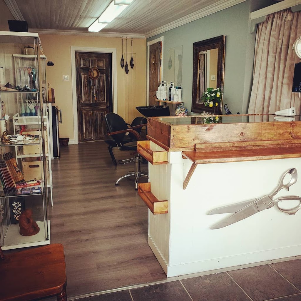 Les Confidentes | 555b Rue Chef Max Gros-Louis, Wendake, QC G0A 4V0, Canada | Phone: (418) 997-0263