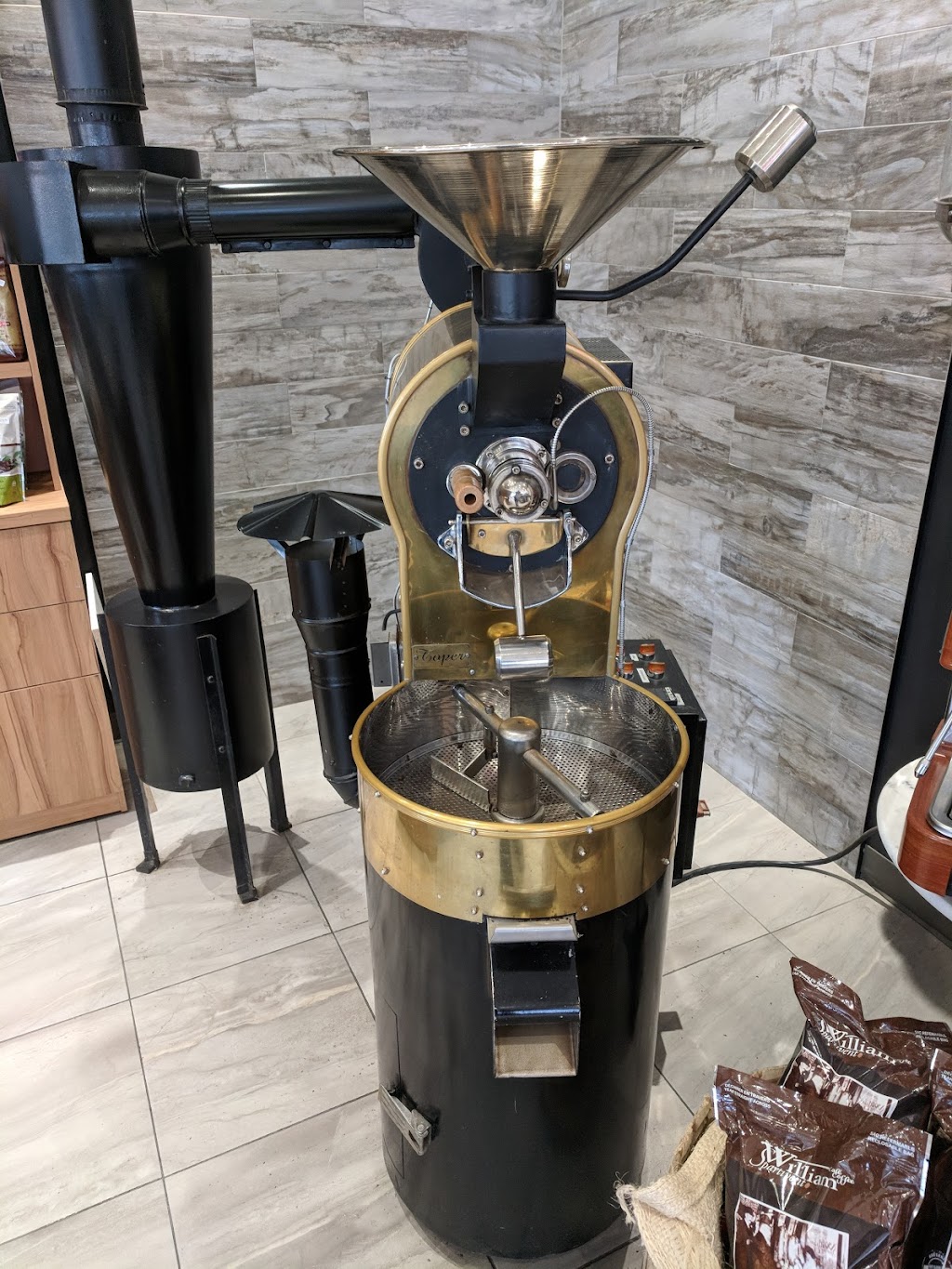 Café Bistro la Brûlerie | 5540 Rue Papineau, Lac-Mégantic, QC G6B 0E1, Canada | Phone: (819) 583-1673