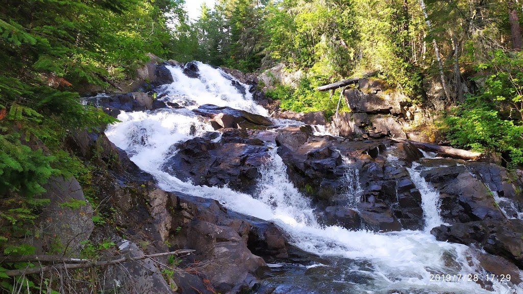 Camping Le Saumonier | 25 Chemin des Chutes, Clermont, QC G4A 1A9, Canada | Phone: (418) 439-0672