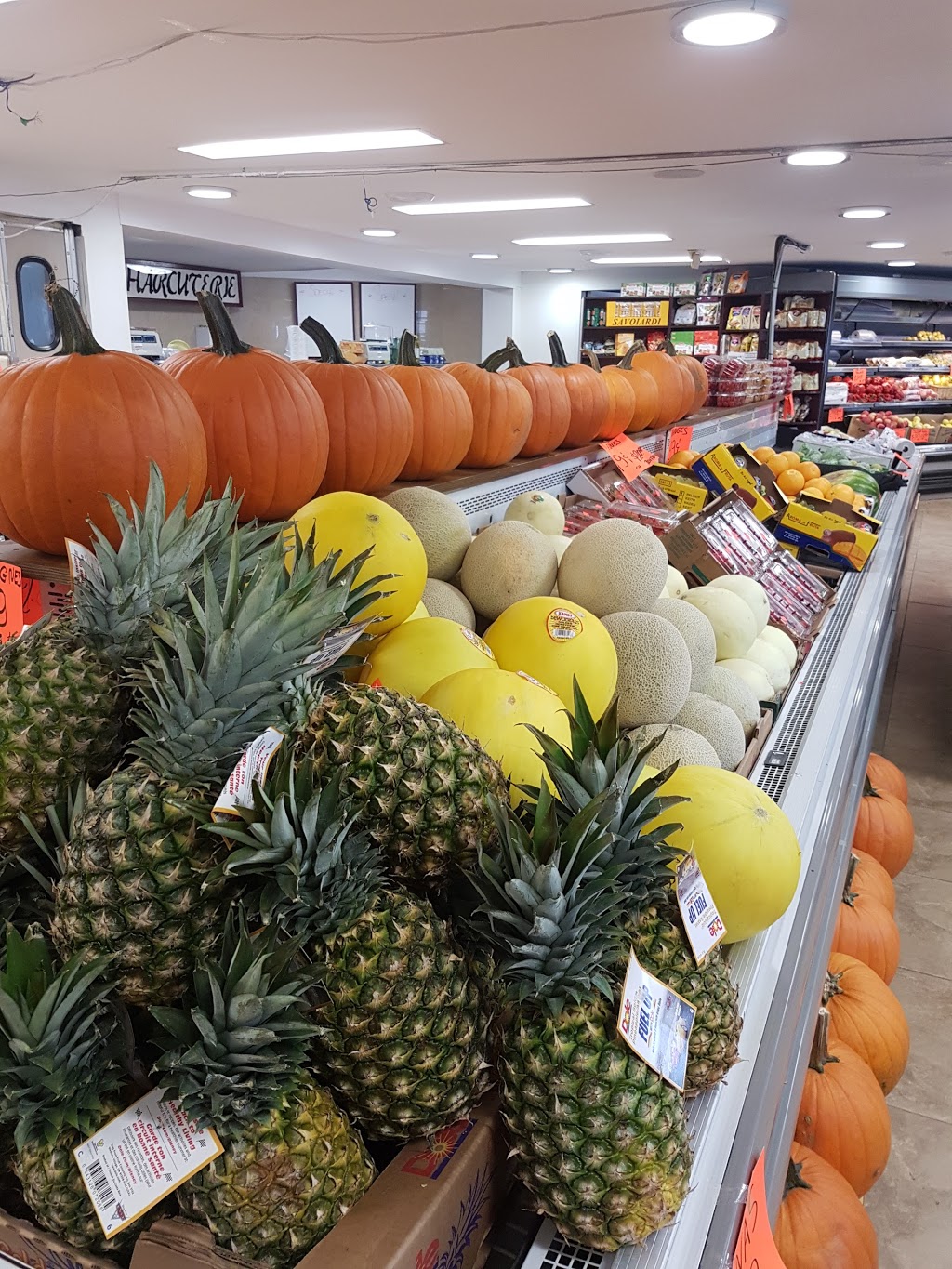 FRUITERIE ET ROTISERIE SAINT MARTIN | 4280 Boulevard Saint-Martin O, Laval, QC H7T 1C3, Canada | Phone: (450) 686-0360