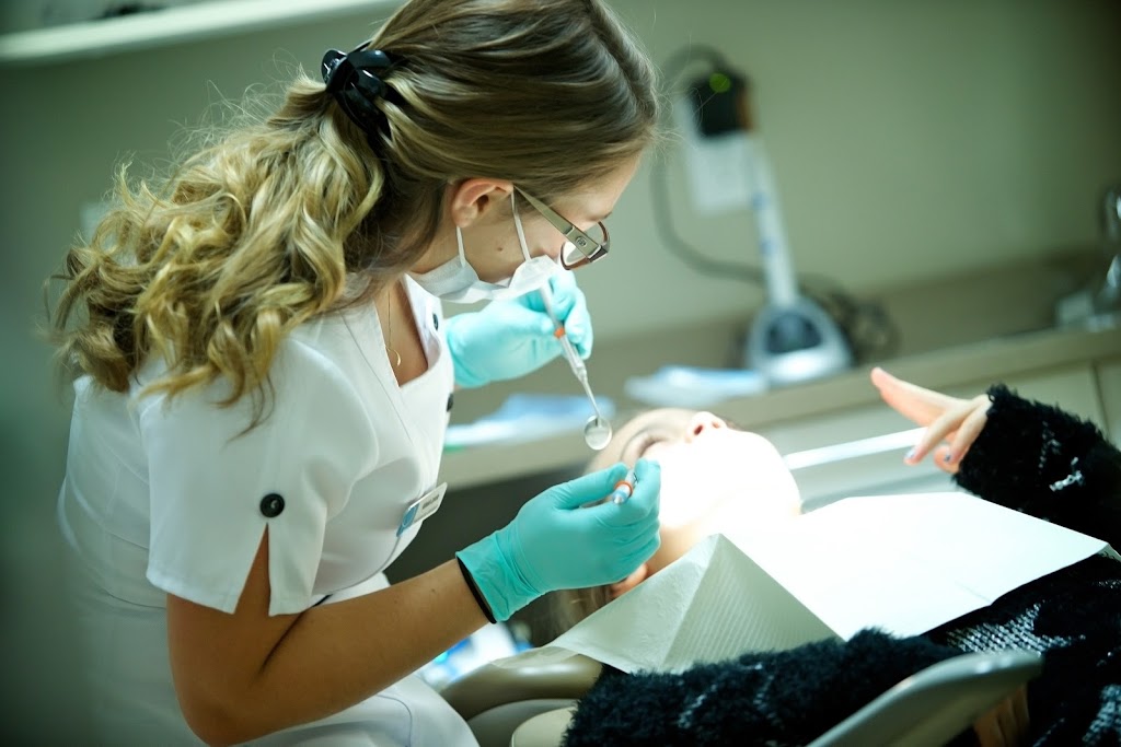 Dental Center Lavallée Lavergne and Pronovost | 3055 Boulevard de la Pinière, Terrebonne, QC J6X 4V5, Canada | Phone: (450) 477-1881