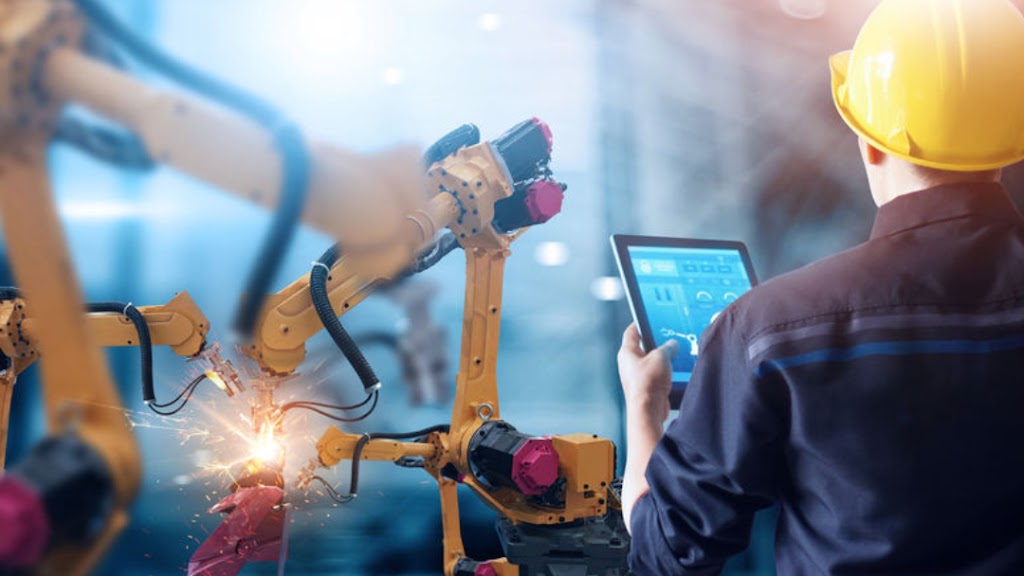 Bespoke Technology Services Inc. | 121 Paramount Rd, Winnipeg, MB R2X 2W6, Canada | Phone: (833) 977-1227