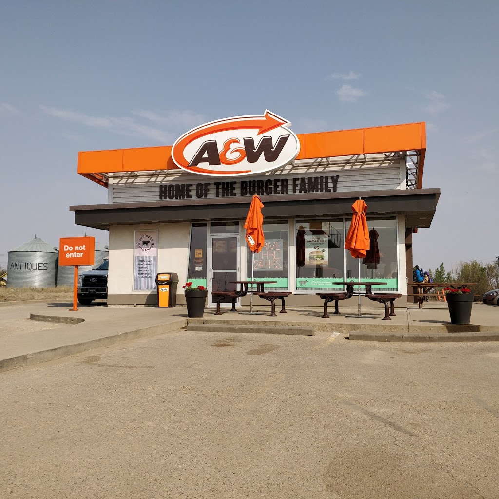 A&W Canada | 920 N Service Rd, Moose Jaw, SK S6H 4P4, Canada | Phone: (306) 692-5400