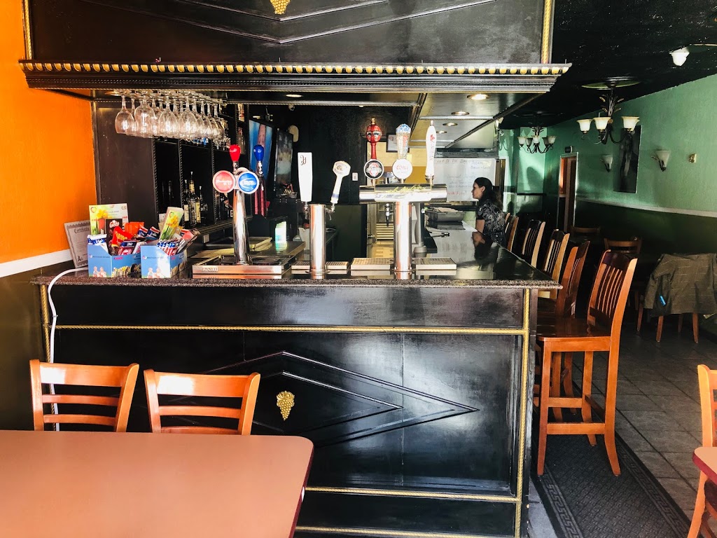 101 Bar and Fire Grill Restaurant | 101 Ontario Rd, Mitchell, ON N0K 1N0, Canada | Phone: (519) 348-8500