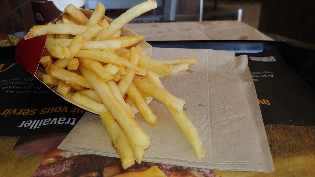 McDonalds | 590 Boulevard Wilfrid-Hamel, Québec, QC G1M 2T3, Canada | Phone: (418) 529-6722