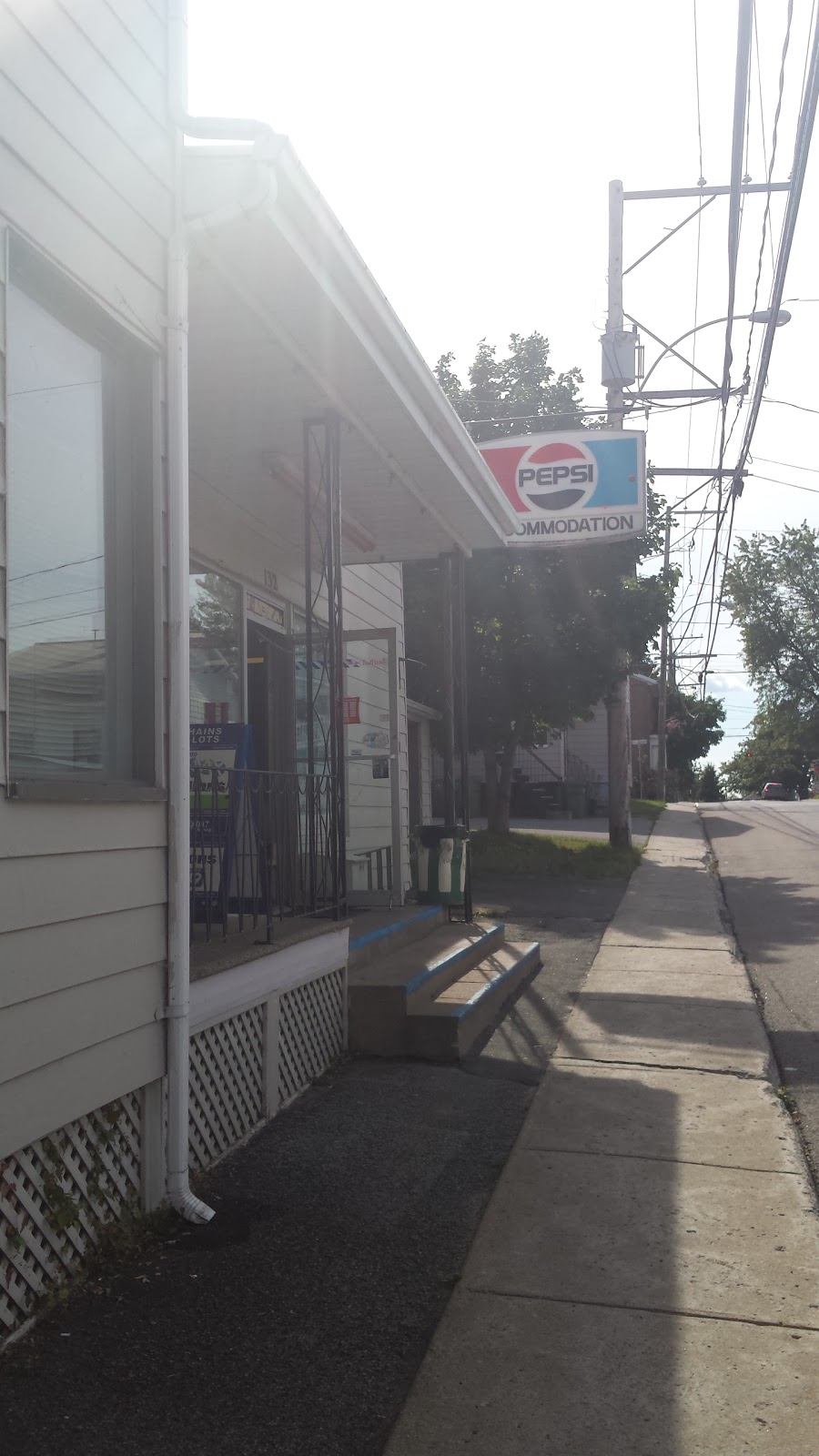 Accomodation Rayon de Soleil | 132 Rue de lÉglise, Donnacona, QC G3M 1Y2, Canada | Phone: (418) 285-2171