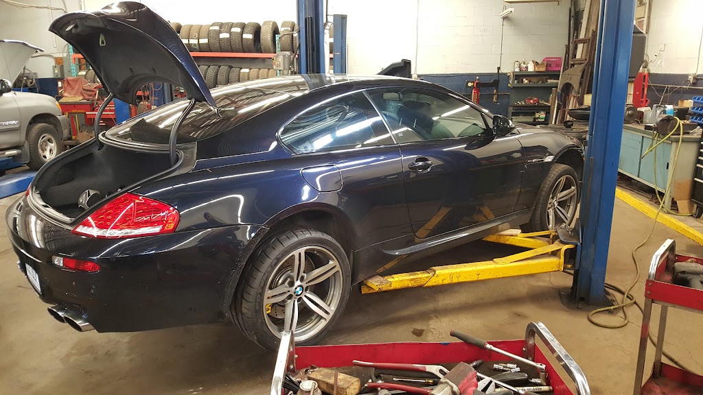 Pros Garagistes (Les) | 10821 Av. Moisan, Montréal-Nord, QC H1G 4N6, Canada | Phone: (514) 323-0009