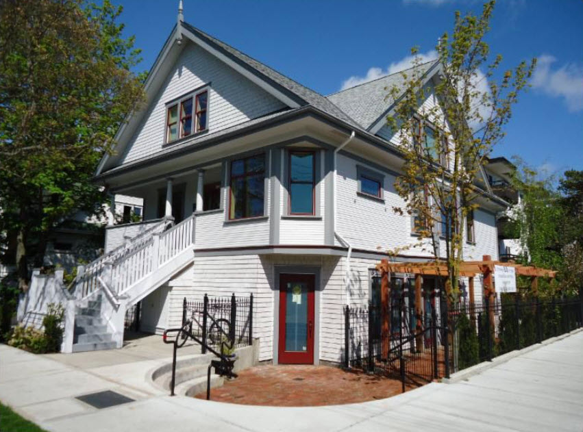 Level Lift | House Moving | Victoria | 525 Beaver Lake Rd, Victoria, BC V9E 2J7, Canada | Phone: (778) 677-5438