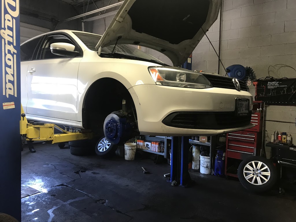 Ozgur Auto services and car sales | 12 Lepage Ct, North York, ON M3J 1Z9, Canada | Phone: (416) 731-3516