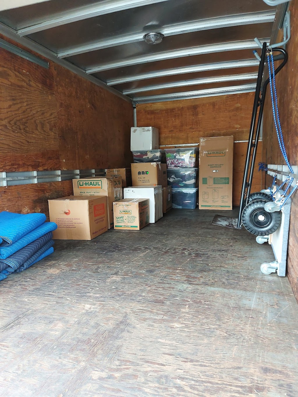 Carretos Moving | 118 Panatella Hill NW, Calgary, AB T3K 0B6, Canada | Phone: (825) 365-3199