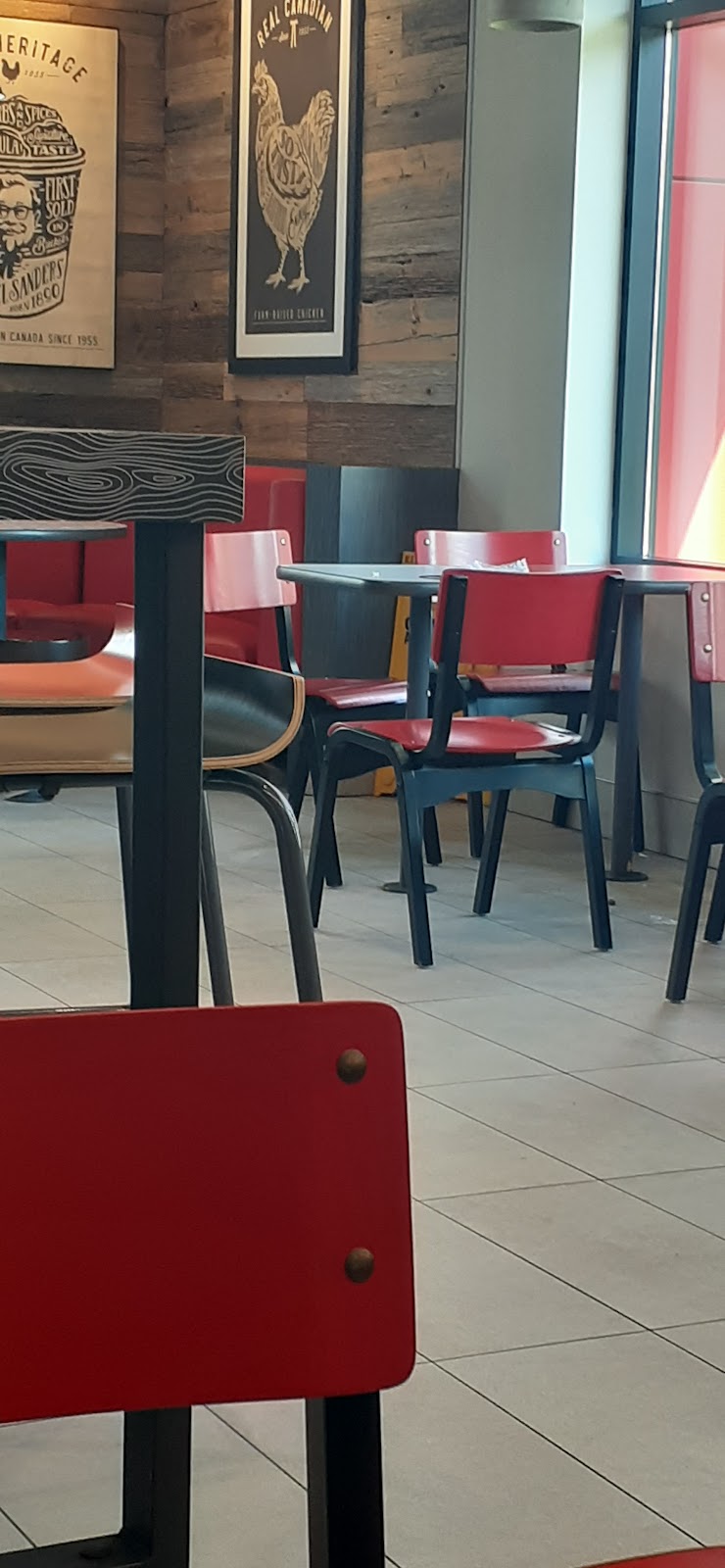 KFC | 856 Barton St E, Hamilton, ON L8L 3B4, Canada | Phone: (289) 768-2811