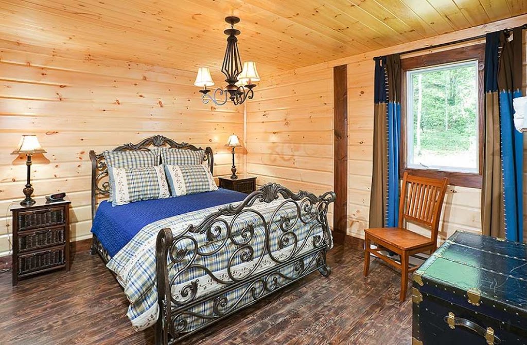 Le Rustique de la Seigneurie | 42 Chemin de la Seigneurie, Les Éboulements, QC G0A 3M0, Canada | Phone: (581) 995-4158