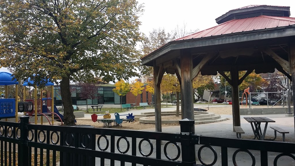 Parc Painter | 260 Rue Marcotte, Saint-Laurent, QC H4N 1A5, Canada | Phone: (514) 887-6042
