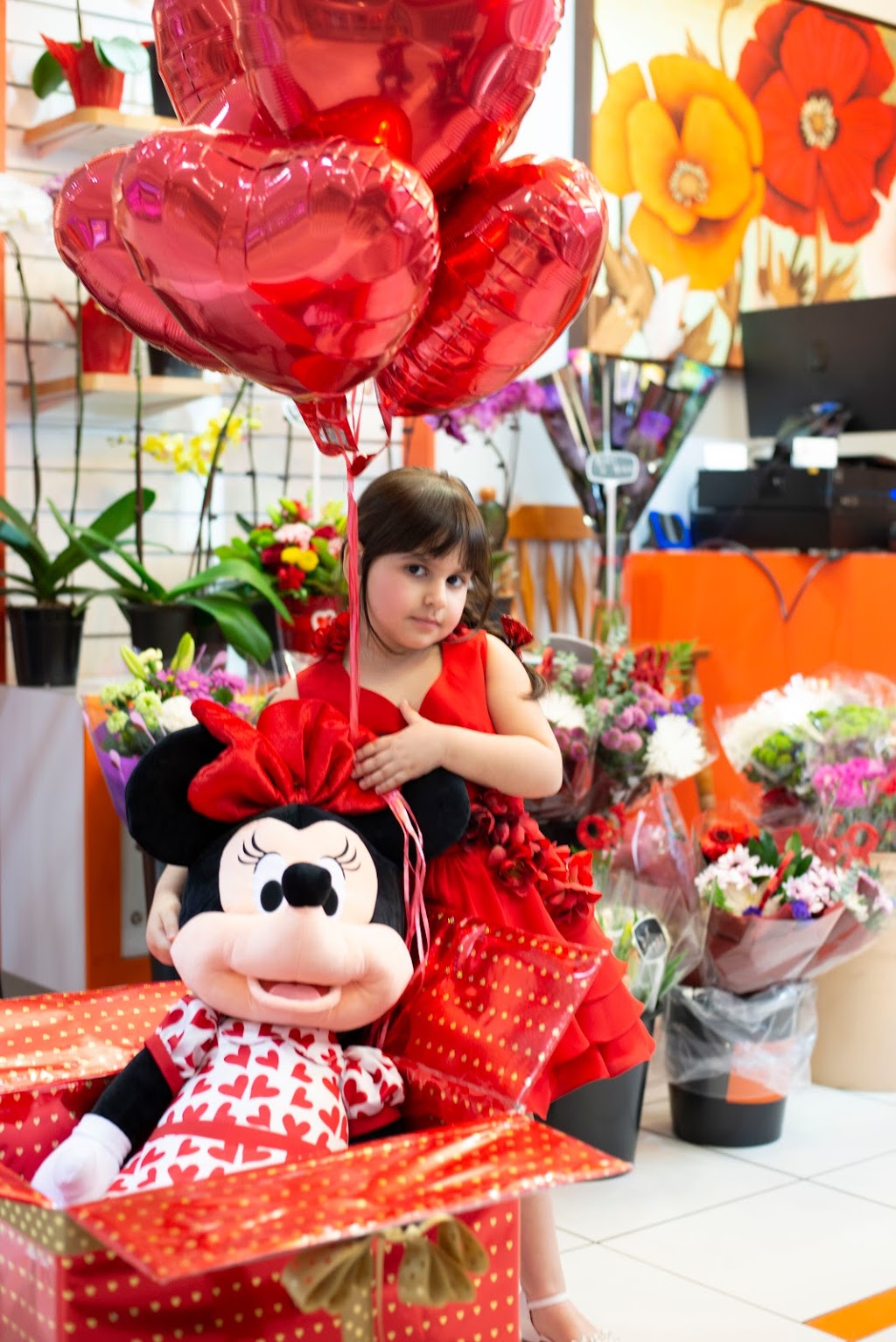 Friends Flowers | 32900 S Fraser Way #183, Abbotsford, BC V2S 5A1, Canada | Phone: (604) 859-4331