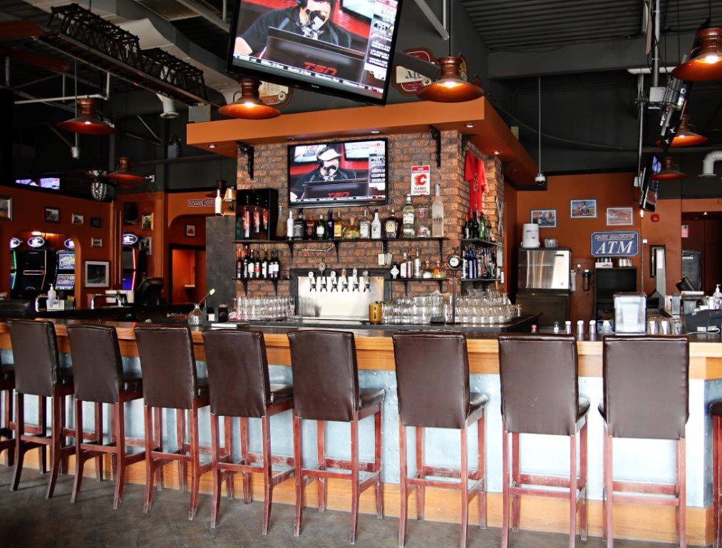 Grand Central Bar & Grill | 9-49 Elizabeth St, Okotoks, AB T1S 1B4, Canada | Phone: (403) 938-0929