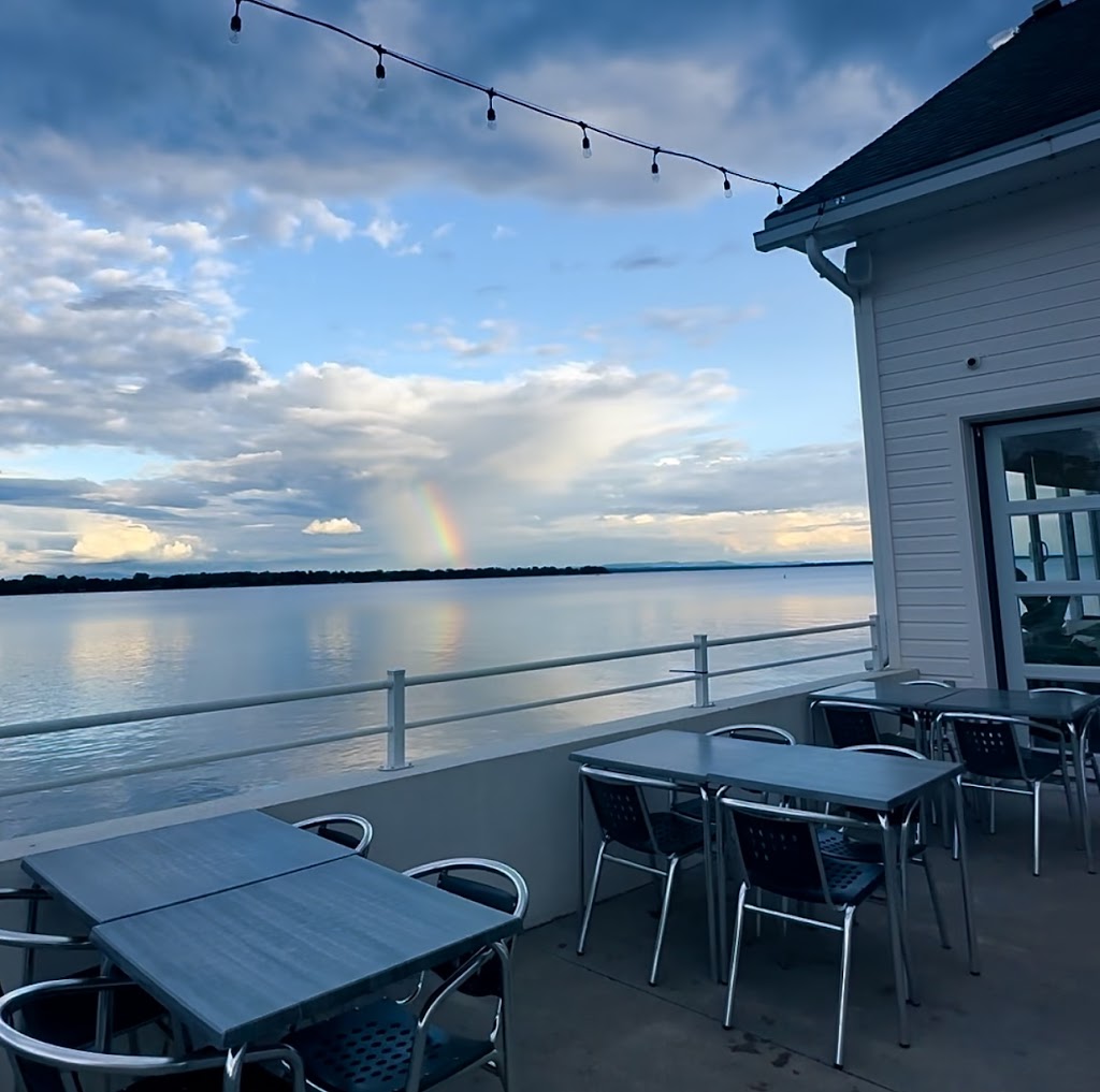 Le Sandbar | 260 Avenue de Venise O, Venise-en-Québec, QC J0J 2K0, Canada | Phone: (450) 529-0355