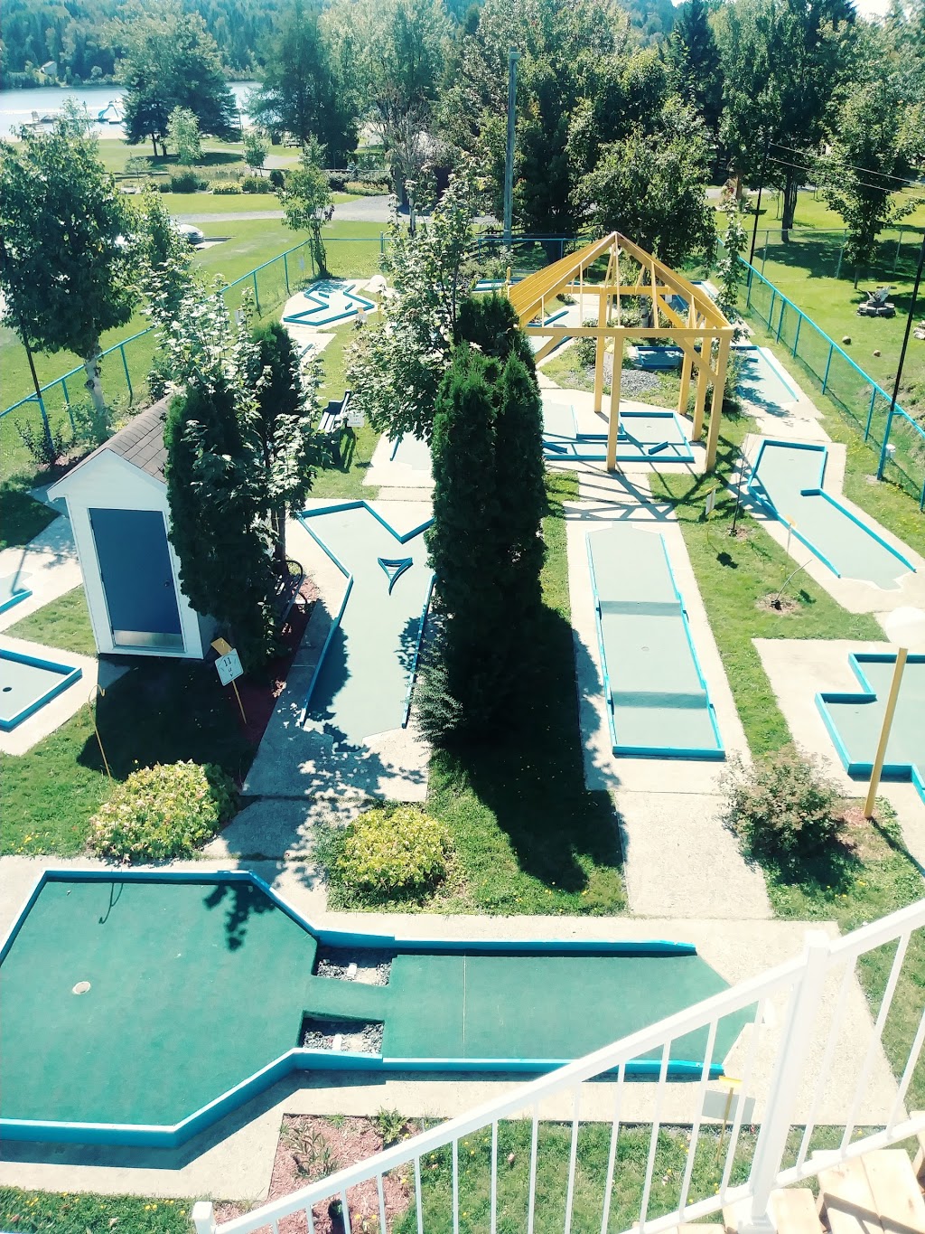 Casse-croute du Lac | 215 1re Avenue, Lac-Etchemin, QC G0R 1S0, Canada | Phone: (418) 625-3362