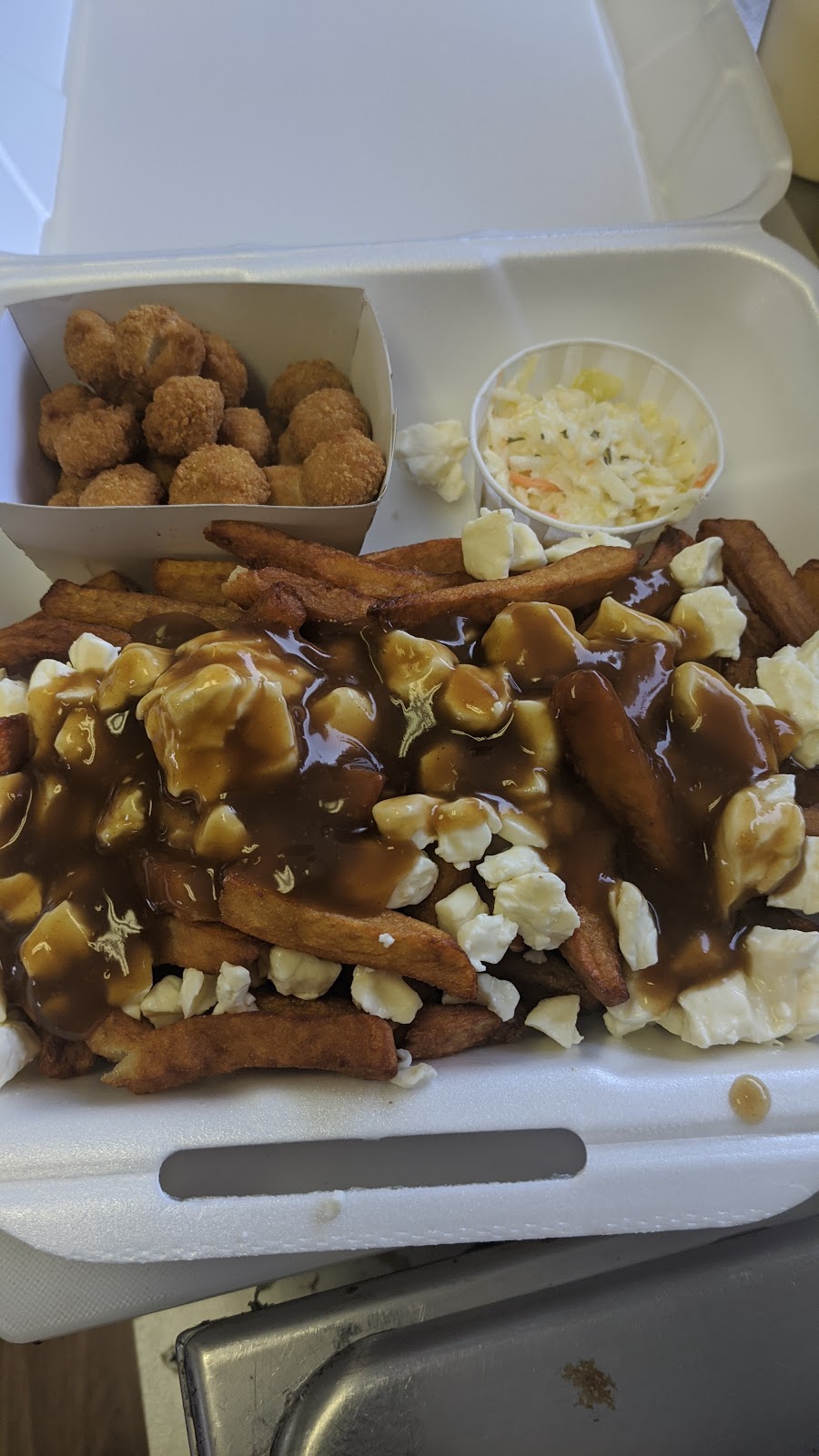 RESTAURANT LE ST-H | 238 Chemin Cartier, Saint-Hilarion, QC G0A 3V0, Canada | Phone: (418) 400-8808
