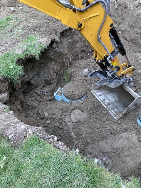 Mako Excavating & Septic Services | 2397 Waverly Dr, Blind Bay, BC V0E 1H2, Canada | Phone: (250) 515-2420