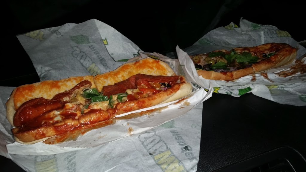 Subway | 2069 Simcoe St N, Oshawa, ON L1H 7K4, Canada | Phone: (905) 743-1110