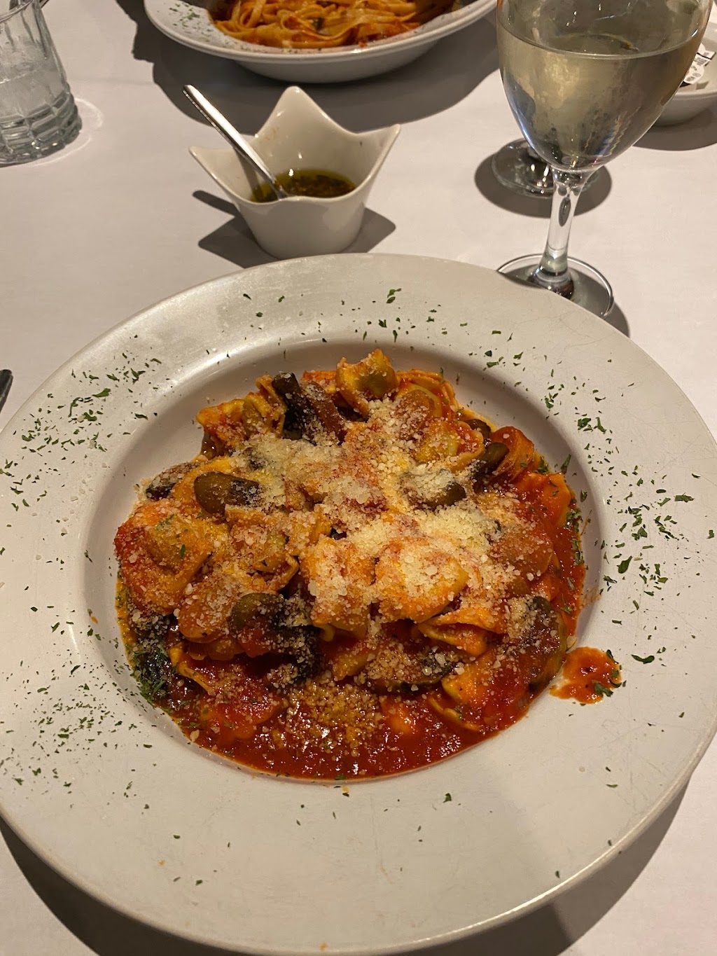 Gallo Nero Restaurant Trattoria | 5138 Rue Jarry E, Saint-Léonard, QC H1R 1Y4, Canada | Phone: (514) 955-9111