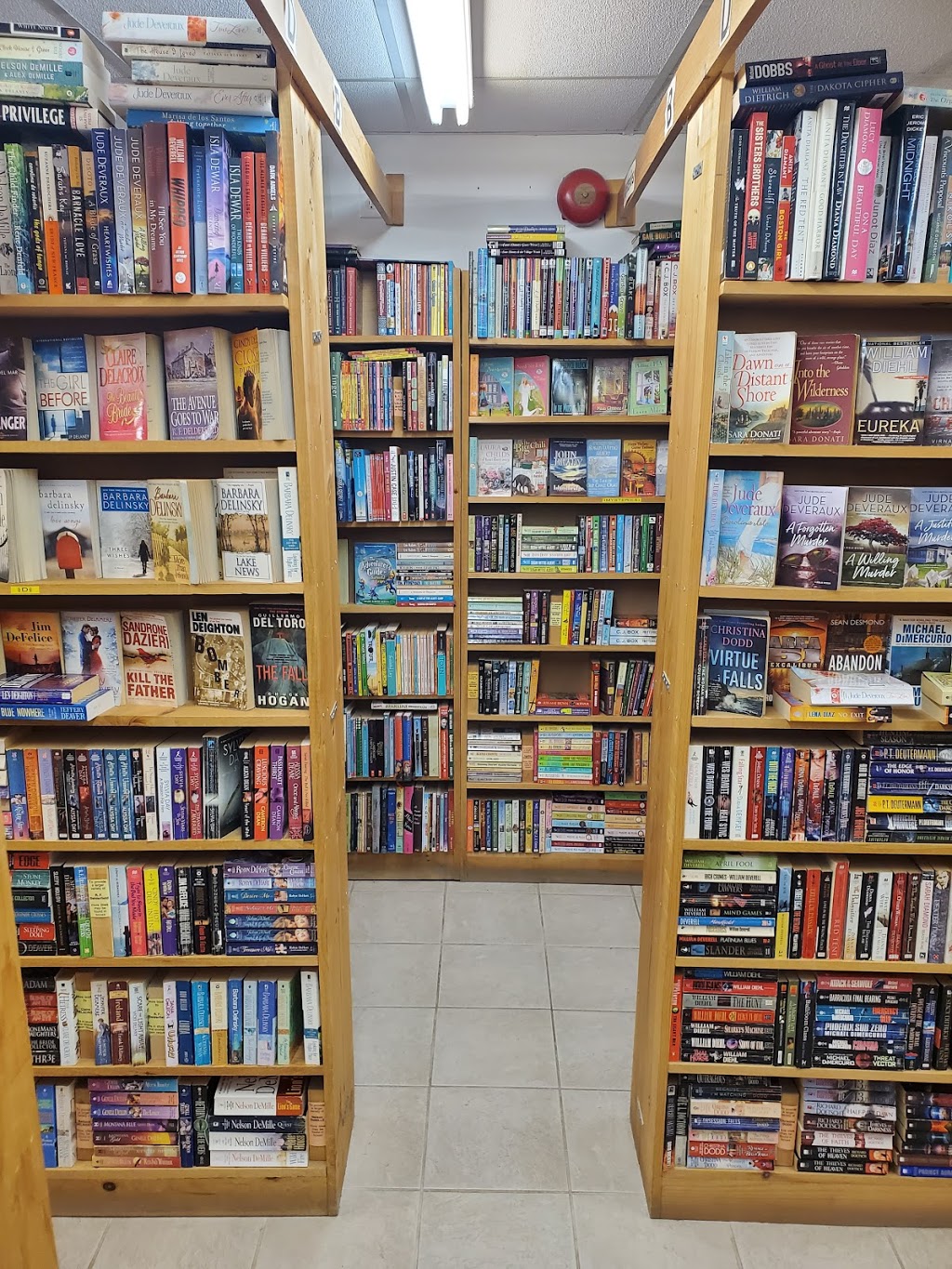 Books Galore | 7296 Hwy, Coldbrook, NS B4R 1B7, Canada | Phone: (902) 679-9816