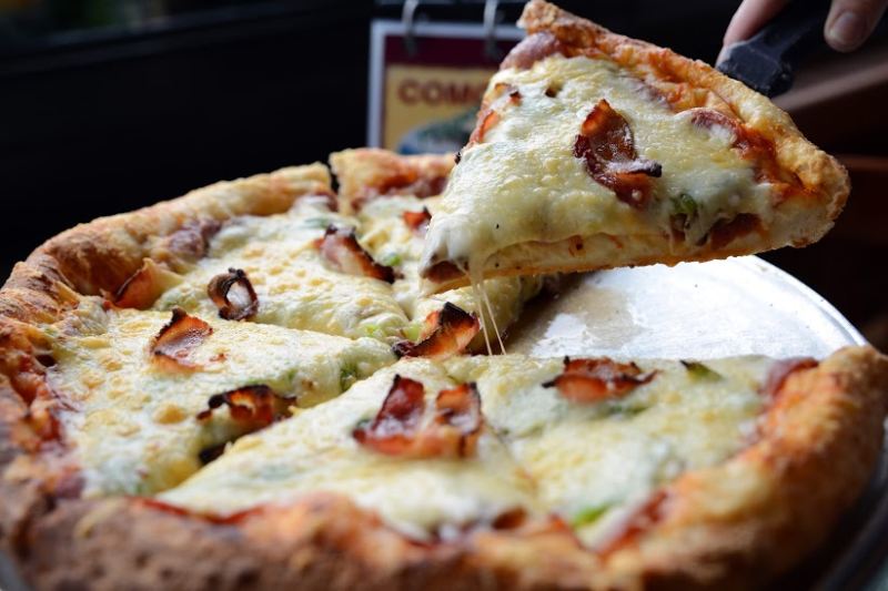 Como Pizzeria | 3 Rue Principale S, Delson, QC J5B 1Z3, Canada | Phone: (450) 635-6654