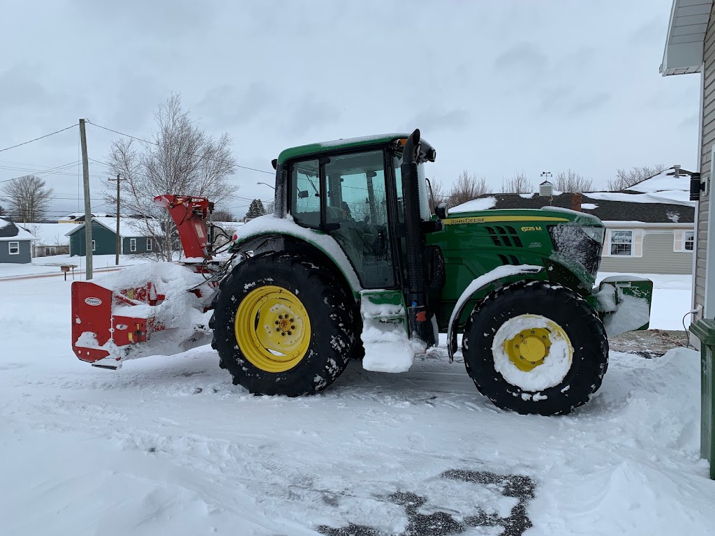 Warrens Snow Removal | 27 Warren Grove Rd, Cornwall, PE C0A 1H5, Canada | Phone: (902) 394-5535