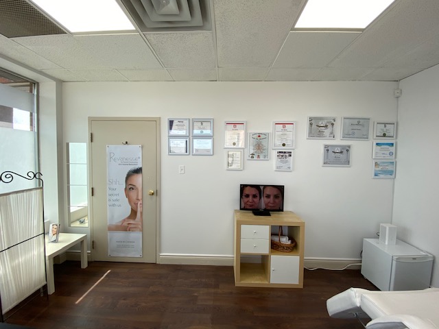 Golden Pulse Cosmetic Center Bradford | 107 Holland St E Unit 102B, Bradford, ON L3Z 2B9, Canada | Phone: (416) 561-8803