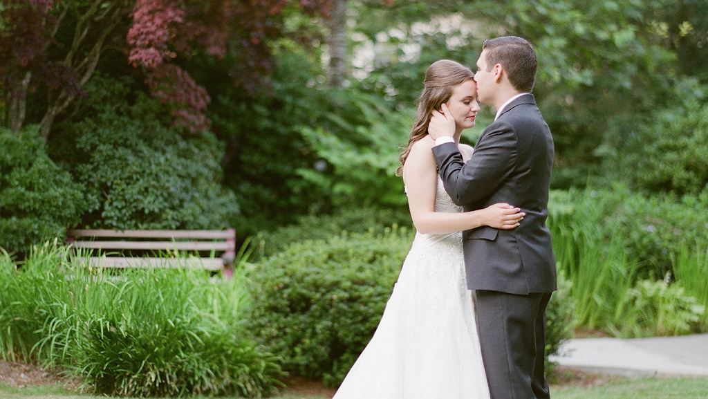 Wedding Photography by Roman | 688 Abbott St, Vancouver, BC V6B 0B9, Canada | Phone: (604) 551-9211