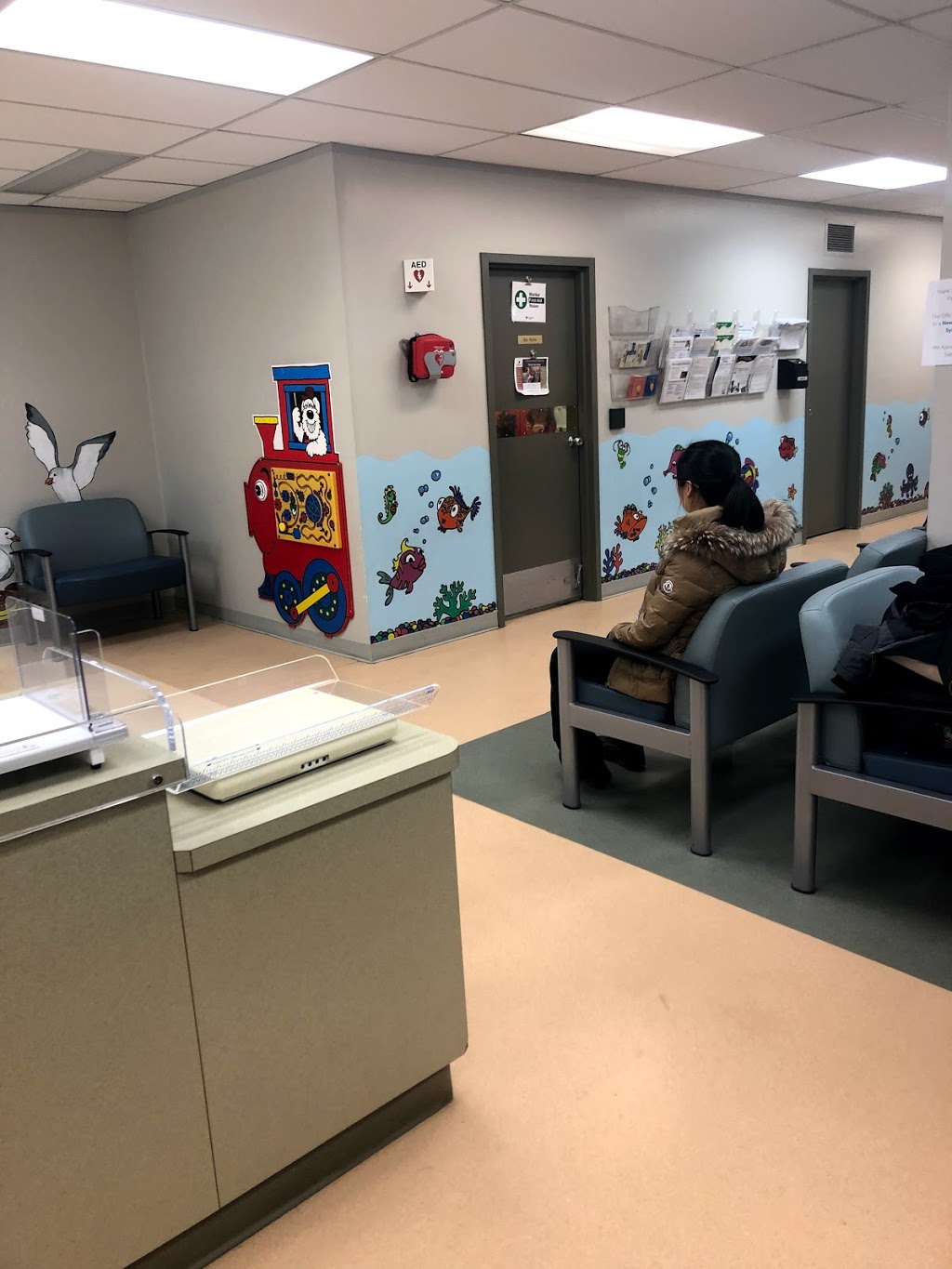 Thornhill Medical Centre | 18 Centre St, Thornhill, ON L4J 1E9, Canada | Phone: (905) 889-3634