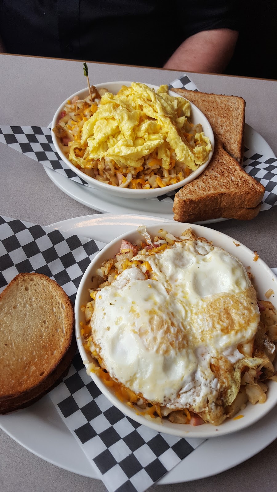 Southside Grill | 794 Exeter Rd, London, ON N6E 1L5, Canada | Phone: (519) 649-4066