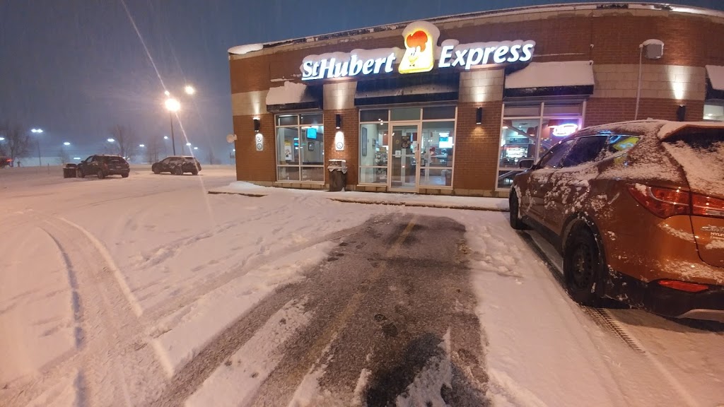 St-Hubert Express | 1616 Rue du Sud, Cowansville, QC J2K 3J8, Canada | Phone: (450) 263-2323