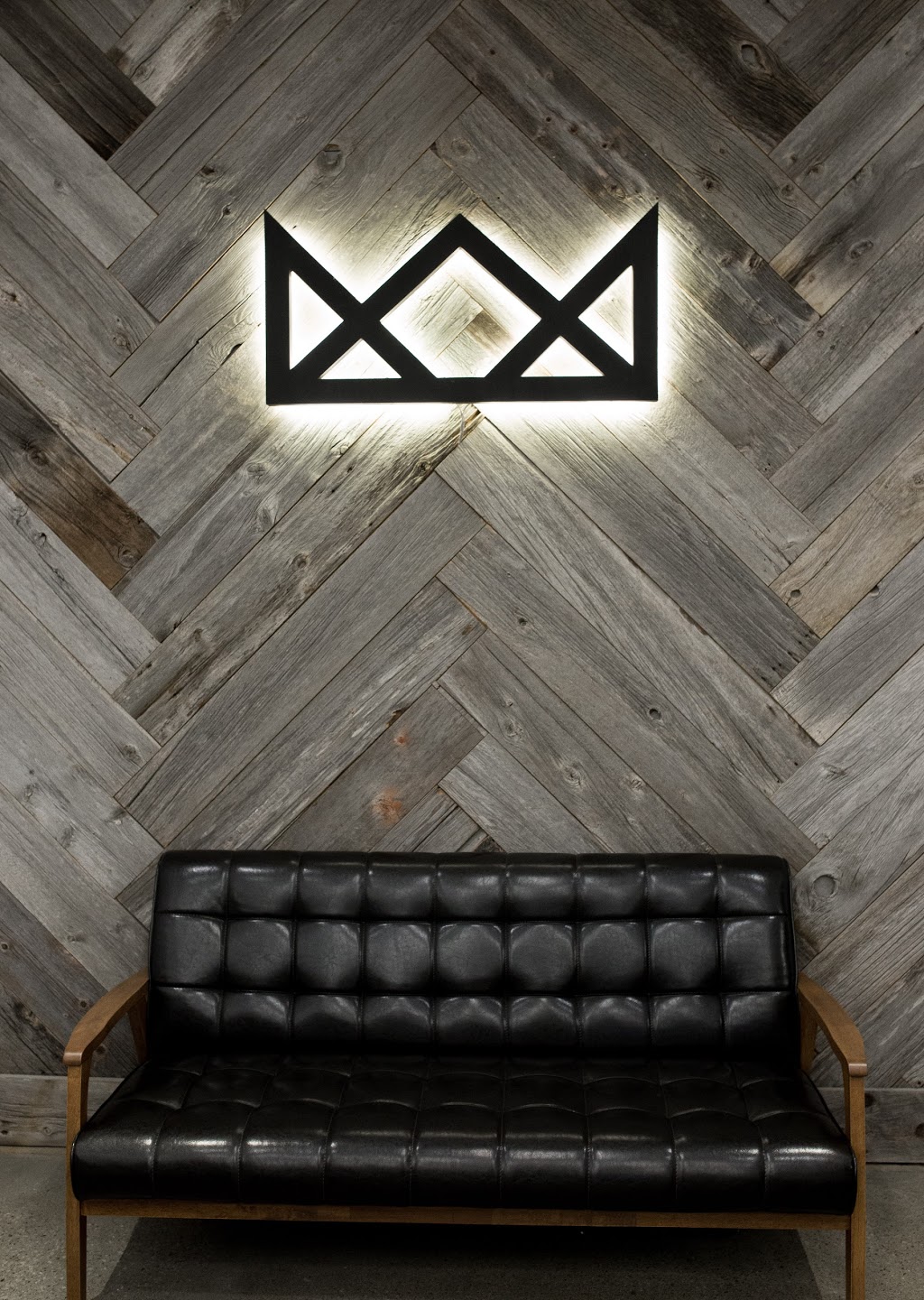 Throne Barbershop | 399 Yonge Street Located on the 2nd level, along, Gerrard St E, Toronto, ON M5B 1S9, Canada | Phone: (647) 748-4425