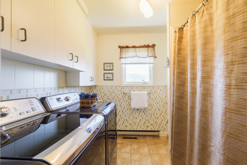 La maison du lac au Castor | 2066 QC-216, Buckland, QC G0R 4A0, Canada | Phone: (581) 983-1195