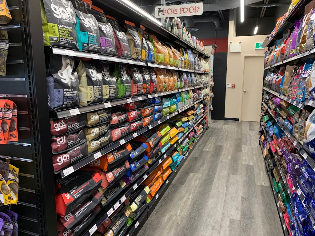 Global Pet Foods Sage Hill Quarter | 241 Sage Vly Cmn NW #210, Calgary, AB T3R 1T8, Canada | Phone: (587) 230-1899