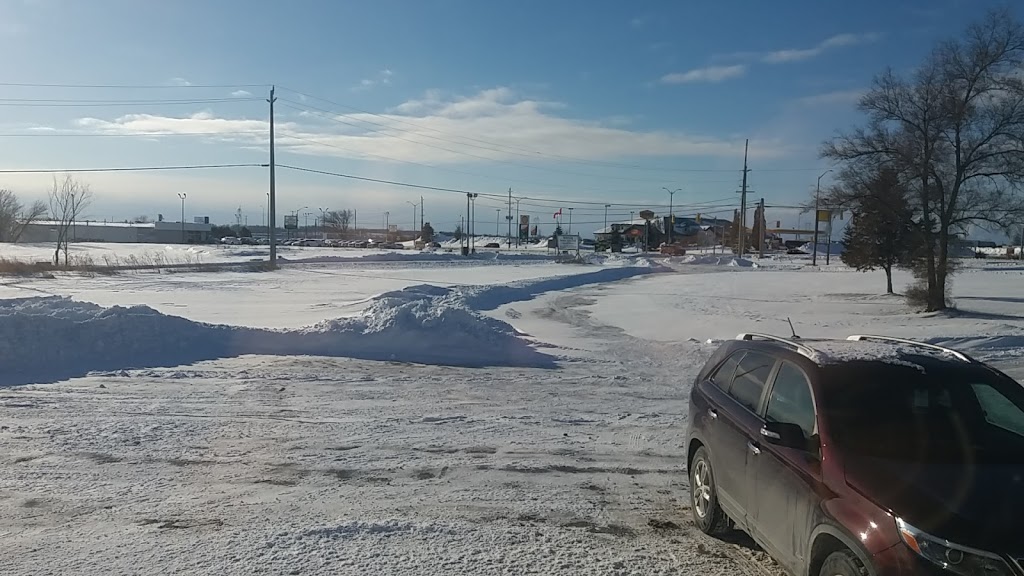 Royal Napanee Inn | 647 Lennox and Addington County Rd 41, Napanee, ON K7R 3L1, Canada | Phone: (613) 354-3334