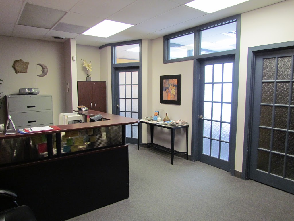 Dianne Skinner Denturist | 11 Ferris Ln Suite 304, Barrie, ON L4M 5N6, Canada | Phone: (705) 725-1220
