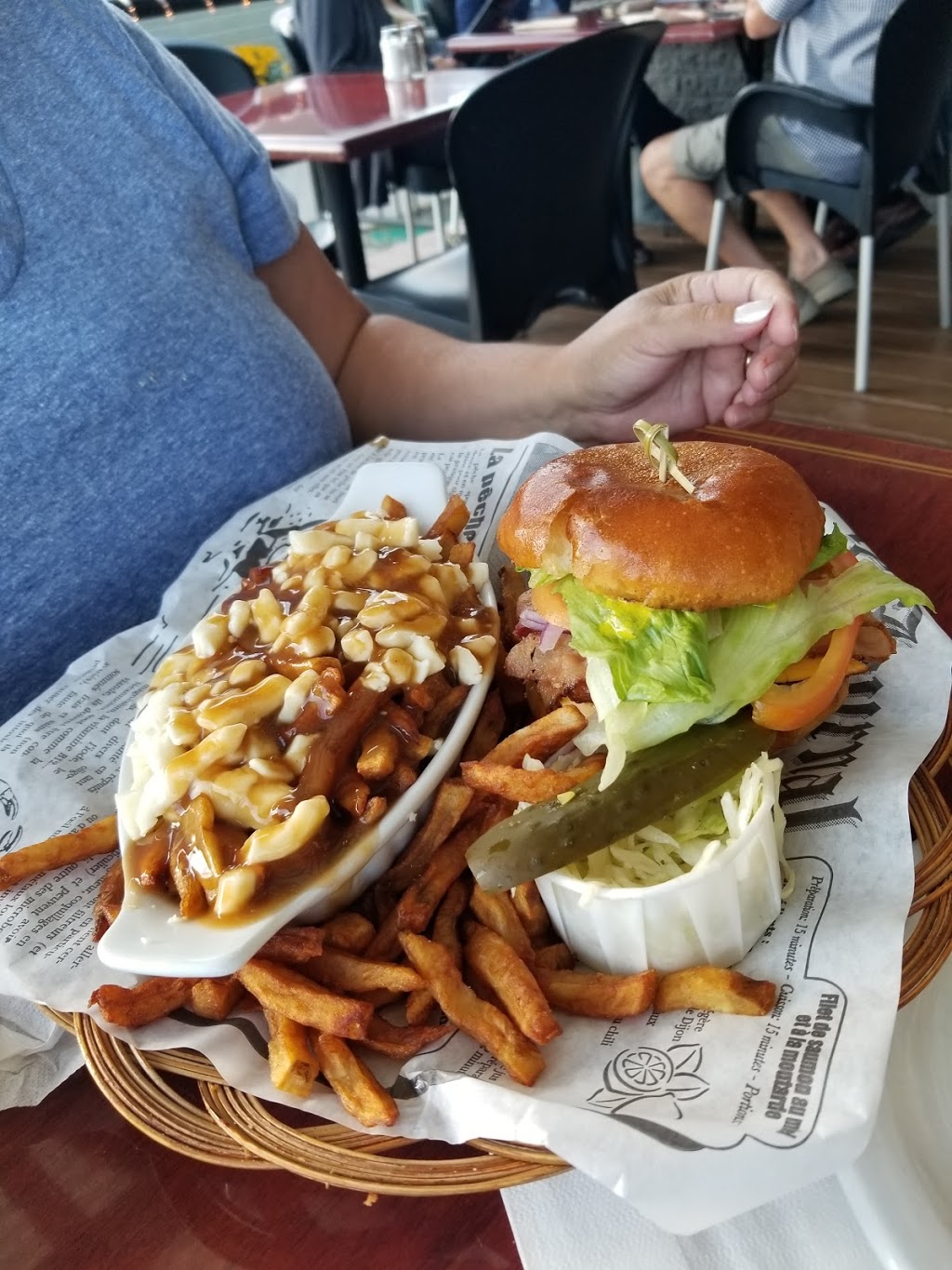 Resto De La Traverse | 185 Rue des Anges, Oka, QC J0N 1E0, Canada | Phone: (450) 479-6568