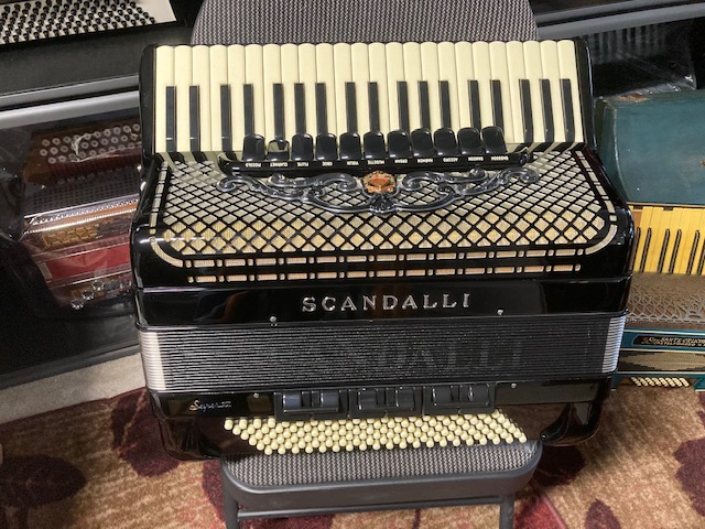 Andersons Accordion | 31 Upper Middle Rd #4165, Burlington, ON L7M 0V4, Canada | Phone: (905) 335-6631