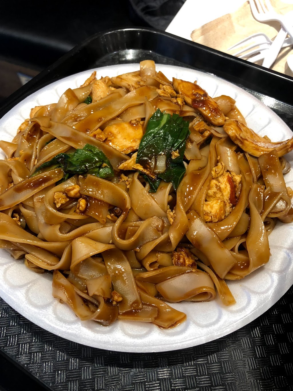 Thai Express | Manning Town Centre, 15367 37 St NW, Edmonton, AB T5Y 0S5, Canada | Phone: (587) 521-8819